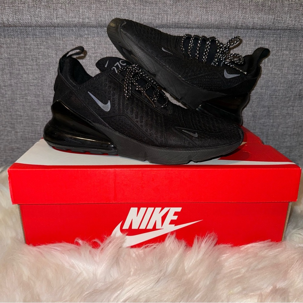 NIKE AIR MAX 270 WOMENS- BLACK